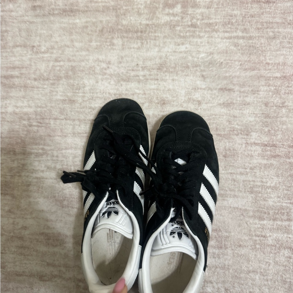 Adidas Gazelle sneakers women’s size 5 - Picture 3 of 5